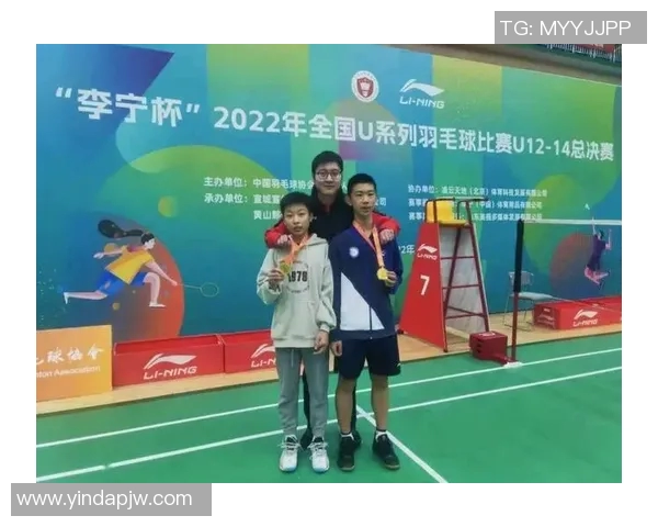 西安羽毛球队与杭州羽毛球队赛后复盘团队协作的成功与不足分析 西安羽毛球队与杭州羽毛球队赛后复盘团队协作的成功与不足分析