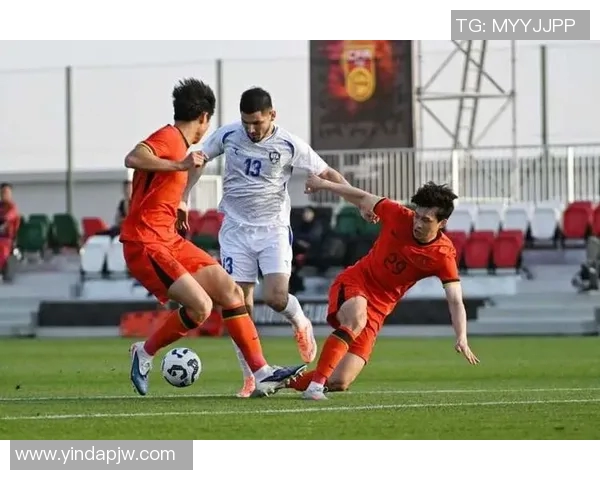 国足客场挑战乌兹别克全力争胜展现团队实力与拼搏精神