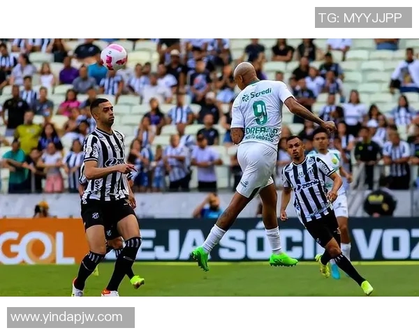 巴拉竞技与河床的激烈对决揭示南美足球的魅力与竞争力 巴拉竞技与河床的激烈对决揭示南美足球的魅力与竞争力