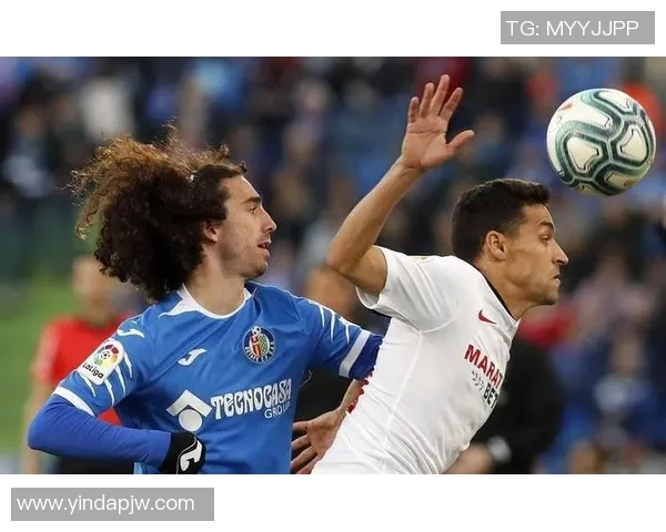 玛巴特与迪赫弗的精彩对决揭示足球战术的较量与激情碰撞