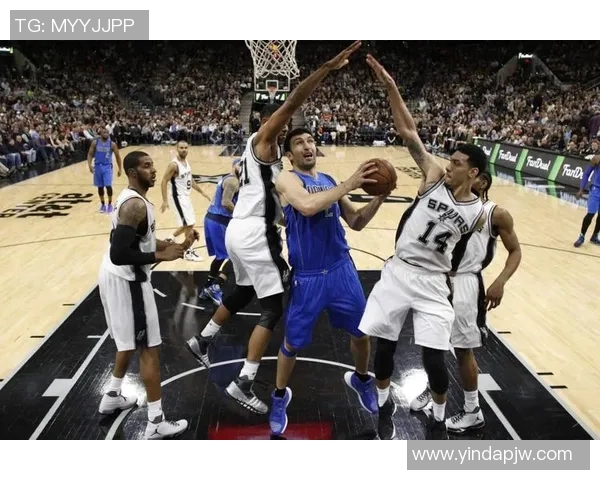 2014年NBA季后赛马刺与小牛激战回顾两队经典对决的精彩瞬间与战术分析