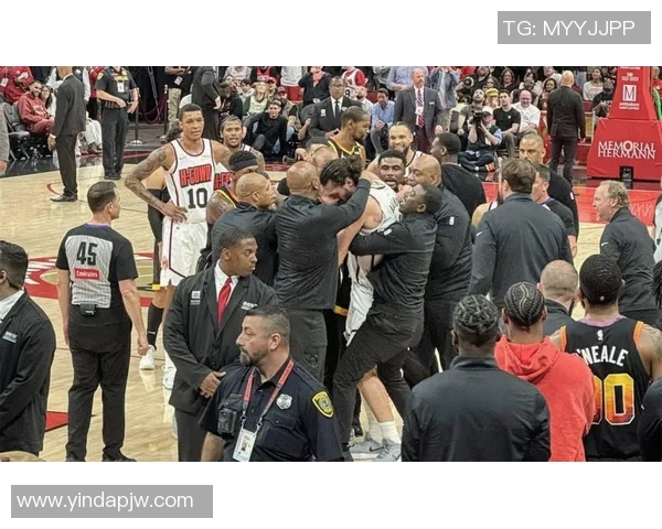 2018年12月30日火箭队对阵鹈鹕队精彩比赛录像回放及精彩瞬间分析